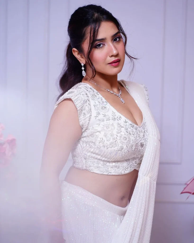 roshni walia hot in white saree
